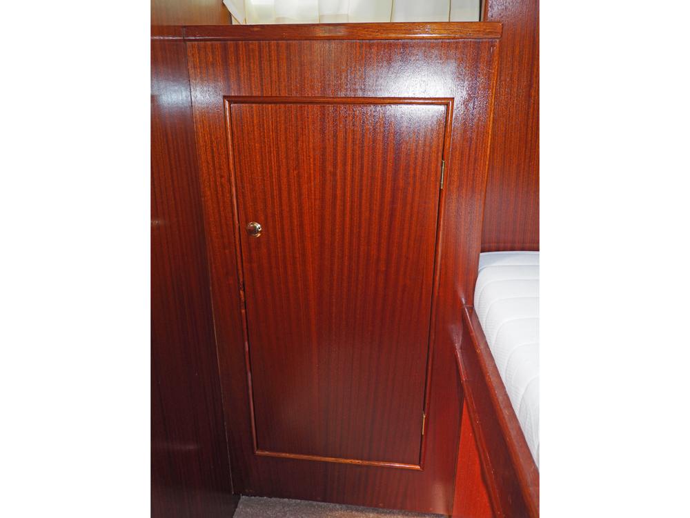 Cabin en avant, H&eacute;bergements